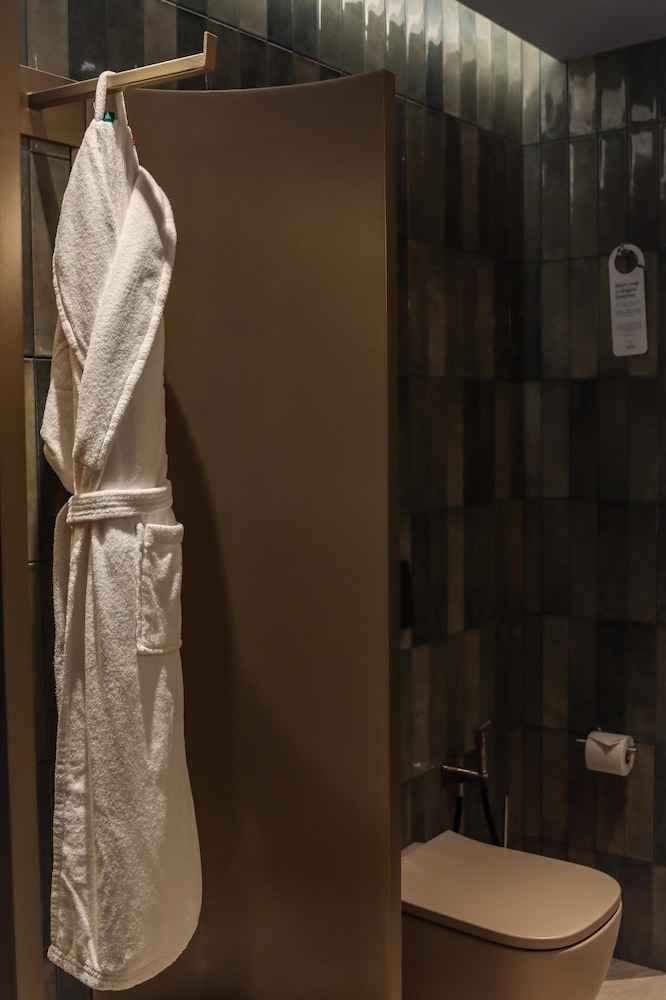 The Views Oasis - Family Friendly — Rooms in Santa Cruz, Madeira