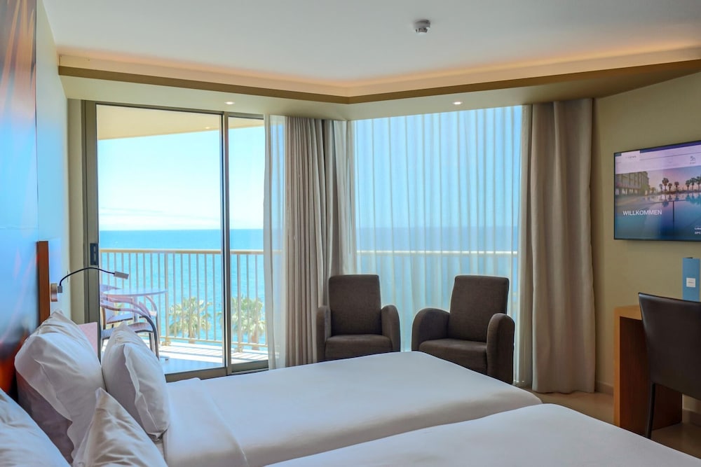 The Views Oasis - Family Friendly — Rooms in Santa Cruz, Madeira