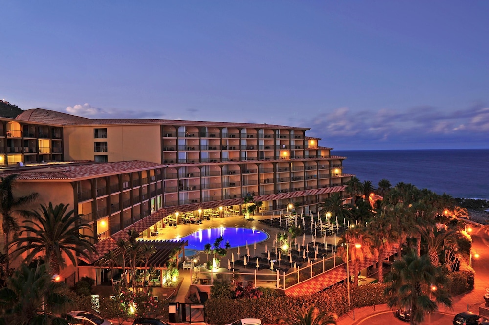 The Views Oasis - Family Friendly — Outdoor in Santa Cruz, Madeira