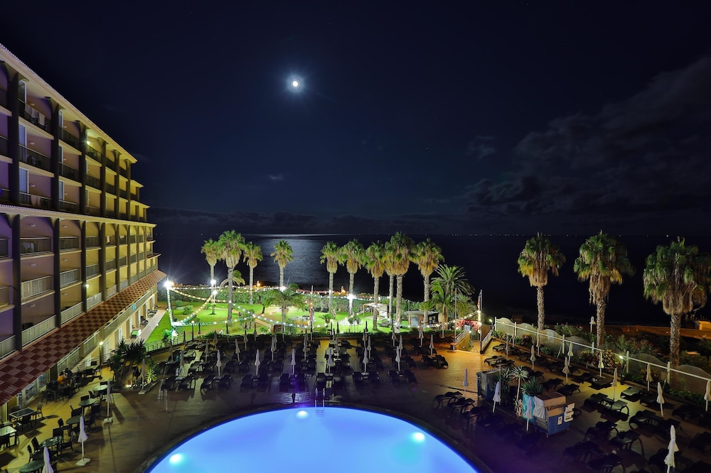 The Views Oasis - Family Friendly — Pool in Santa Cruz, Madeira