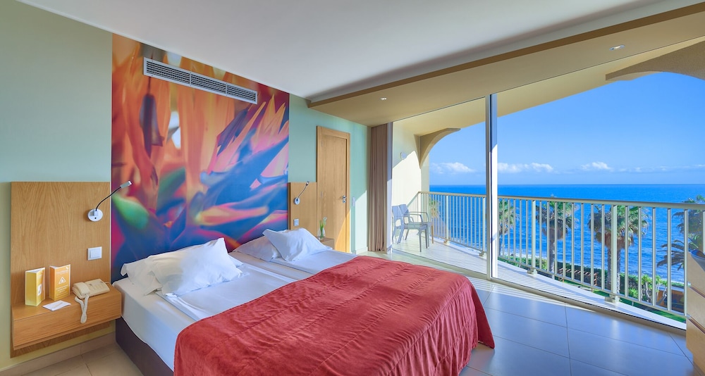 The Views Oasis - Family Friendly — Rooms in Santa Cruz, Madeira
