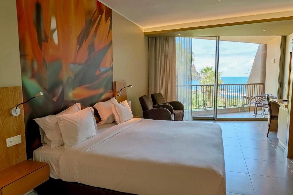 The Views Oasis - Family Friendly — Rooms in Santa Cruz, Madeira