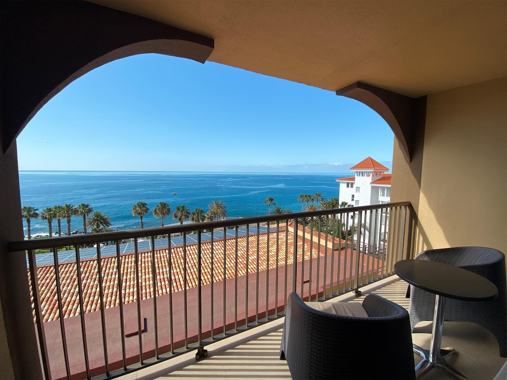 The Views Oasis - Family Friendly — Rooms in Santa Cruz, Madeira