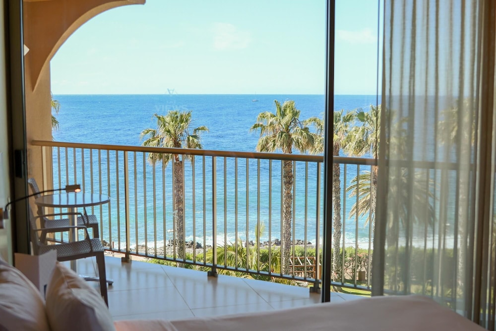 The Views Oasis - Family Friendly — Rooms in Santa Cruz, Madeira