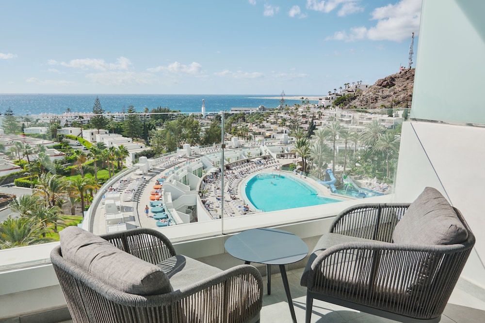 Gloria Palace San Agustin Thalasso & Hotel — Swimming pool in San Agustin, Canary Islands
