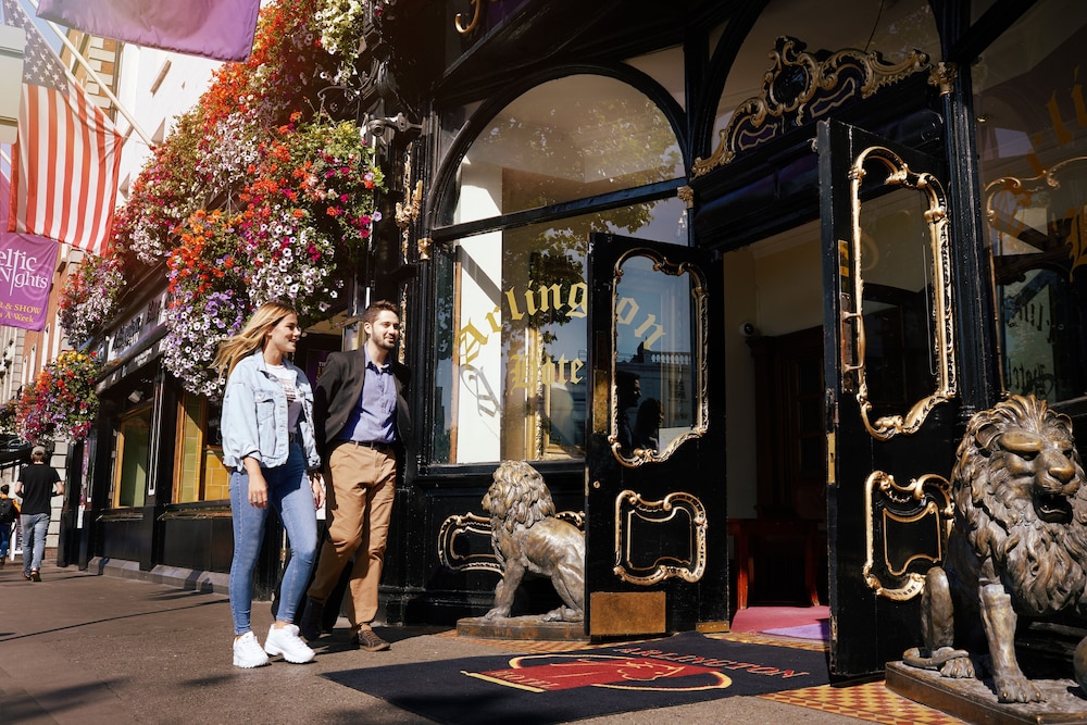 Arlington Hotel O'Connell Bridge — Hotel building in Dublin, Dublin City
