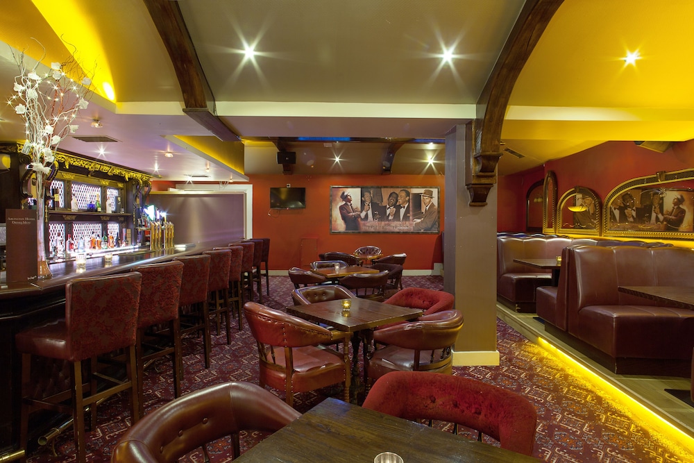 Arlington Hotel O'Connell Bridge — Restaurant & bars in Dublin, Dublin City