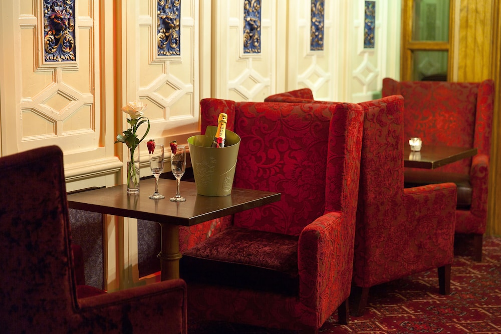 Arlington Hotel O'Connell Bridge — Restaurant & bars in Dublin, Dublin City