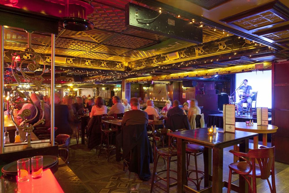 Arlington Hotel O'Connell Bridge — Restaurant & bars in Dublin, Dublin City