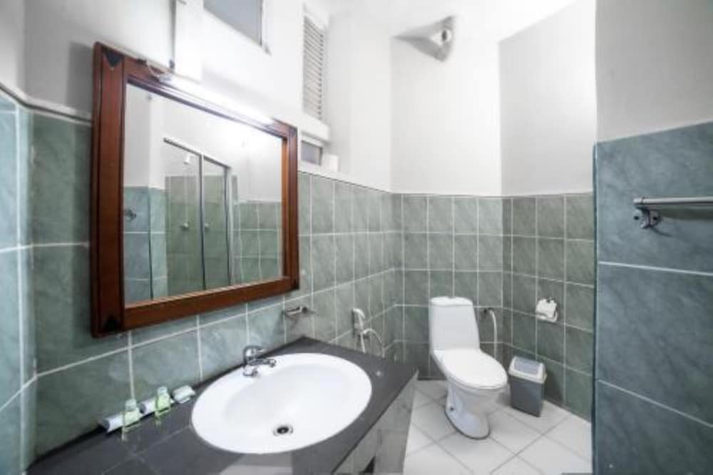 Hibiscus Beach Hotel And Villas — Hotel rooms in Wadduwa