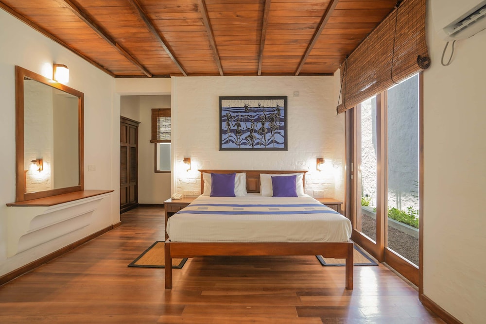 Hibiscus Beach Hotel And Villas — Hotel rooms in Wadduwa