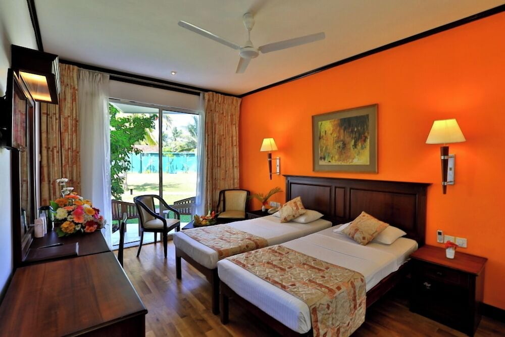 Hibiscus Beach Hotel And Villas — Hotel rooms in Wadduwa