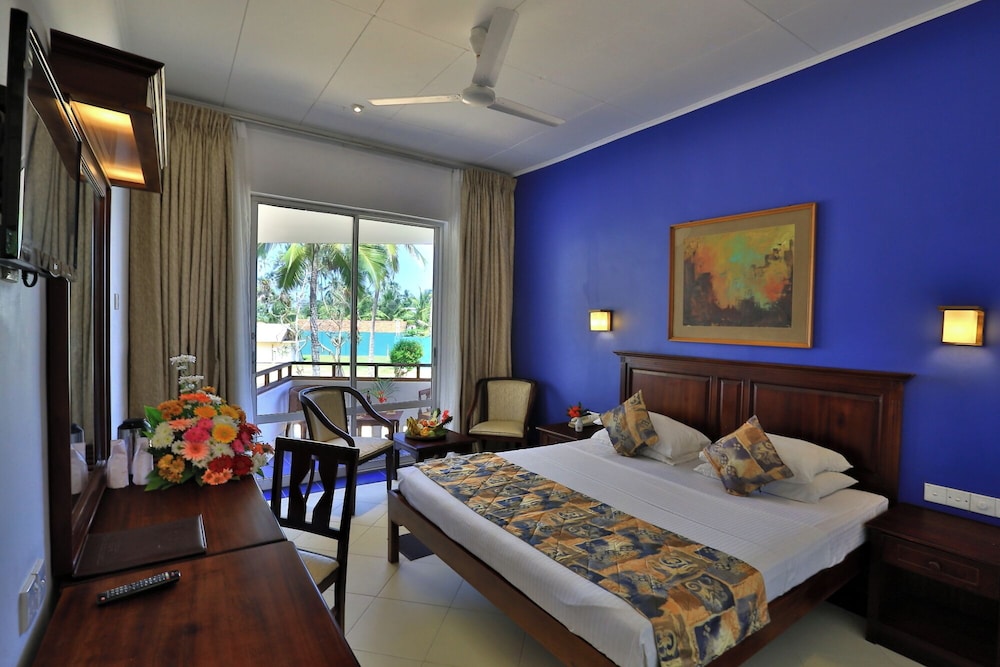Hibiscus Beach Hotel And Villas — Hotel rooms in Wadduwa
