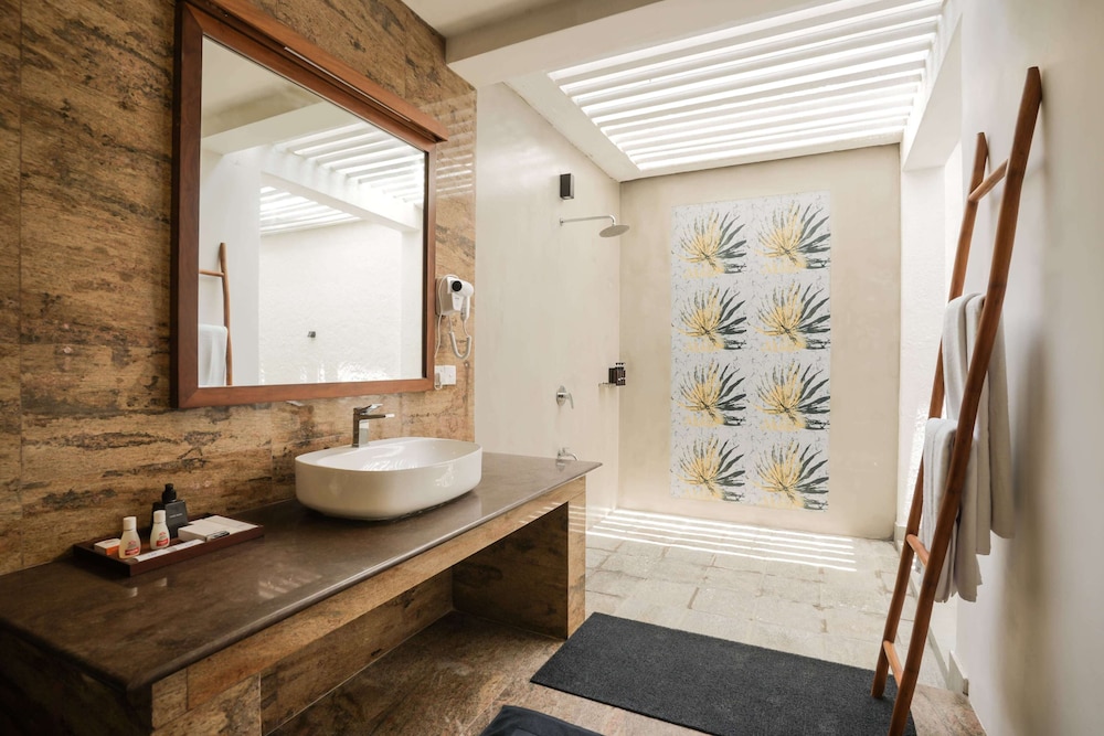 Hibiscus Beach Hotel And Villas — Hotel rooms in Wadduwa