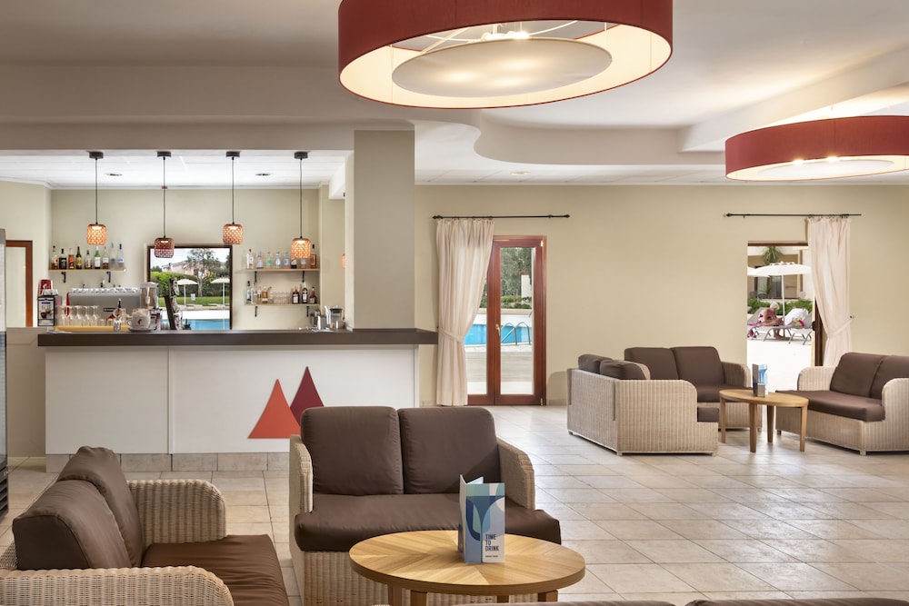 Blu Hotel Morisco — Restaurant & bars in Arzachena, Sardinia