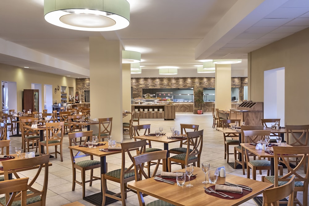 Blu Hotel Morisco — Restaurant & bars in Arzachena, Sardinia