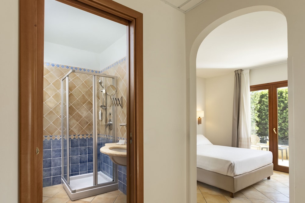 Blu Hotel Morisco — Hotel rooms in Arzachena, Sardinia