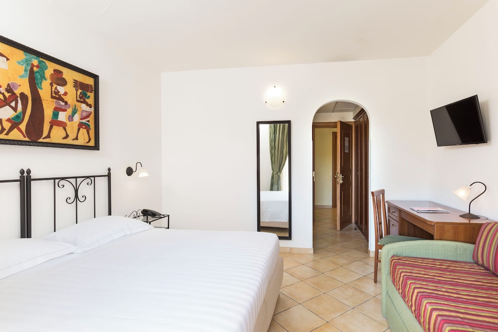 Blu Hotel Morisco — Hotel rooms in Arzachena, Sardinia