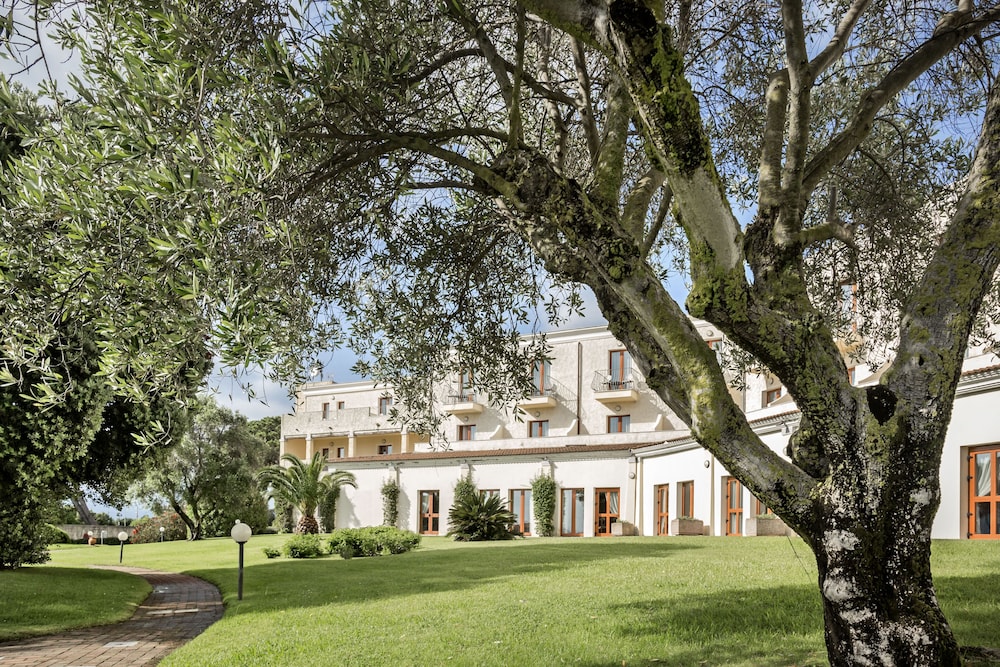 Blu Hotel Morisco — Hotel building in Arzachena, Sardinia