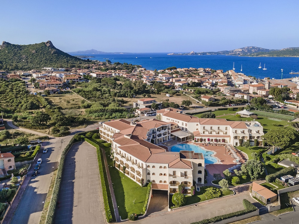 Blu Hotel Morisco — Hotel building in Arzachena, Sardinia