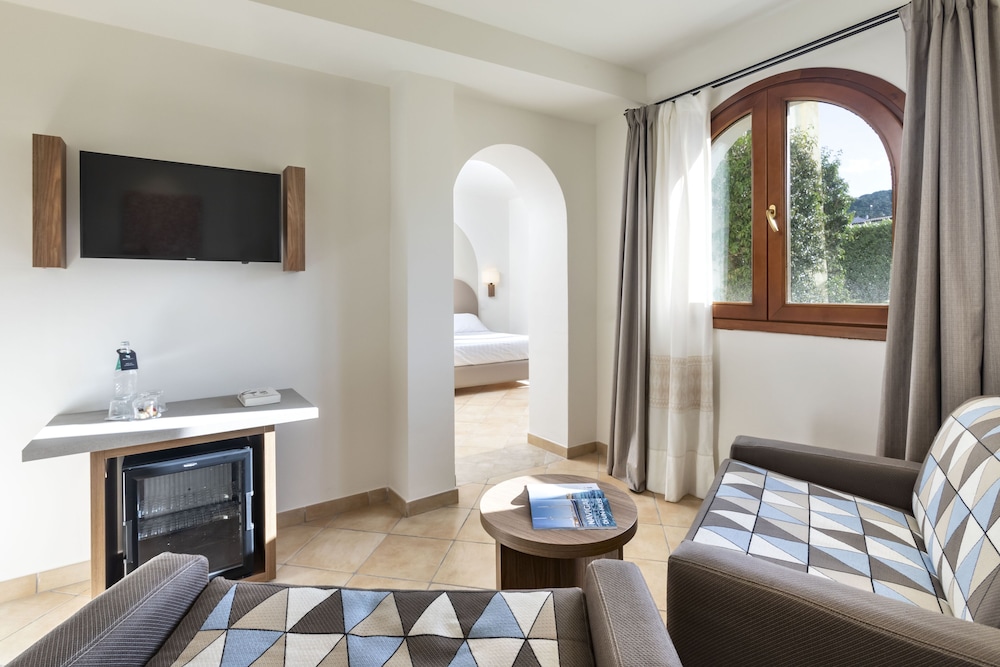 Blu Hotel Morisco — Hotel rooms in Arzachena, Sardinia
