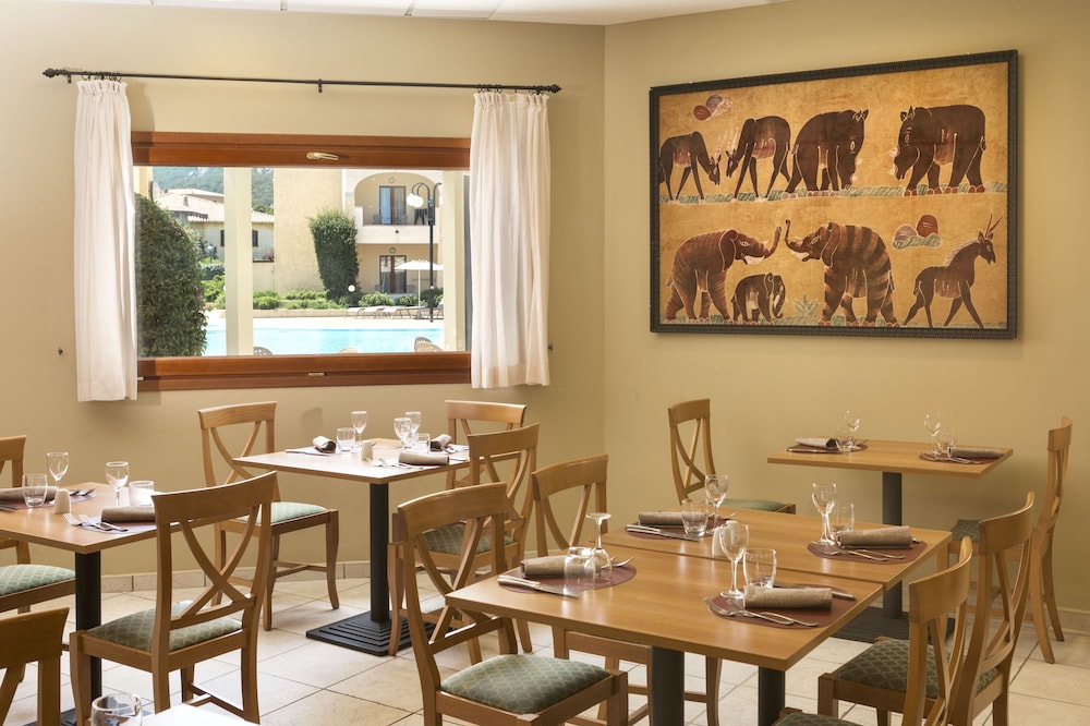 Blu Hotel Morisco — Restaurant & bars in Arzachena, Sardinia