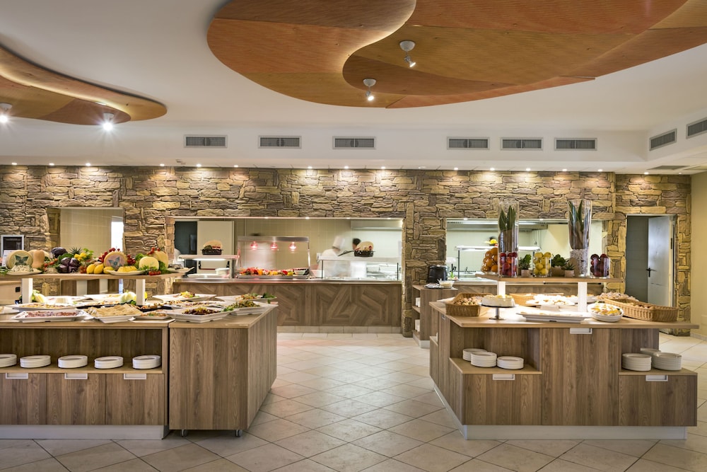 Blu Hotel Morisco — Restaurant & bars in Arzachena, Sardinia