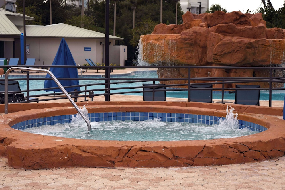 Wyndham Garden Lake Buena Vista – Disney Springs® Area — Swimming pool in Lake Buena Vista, Florida