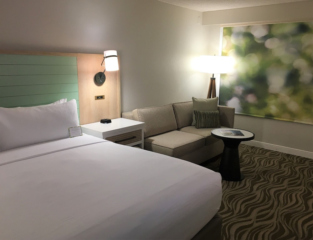 Wyndham Garden Lake Buena Vista – Disney Springs® Area — Hotel rooms in Lake Buena Vista, Florida
