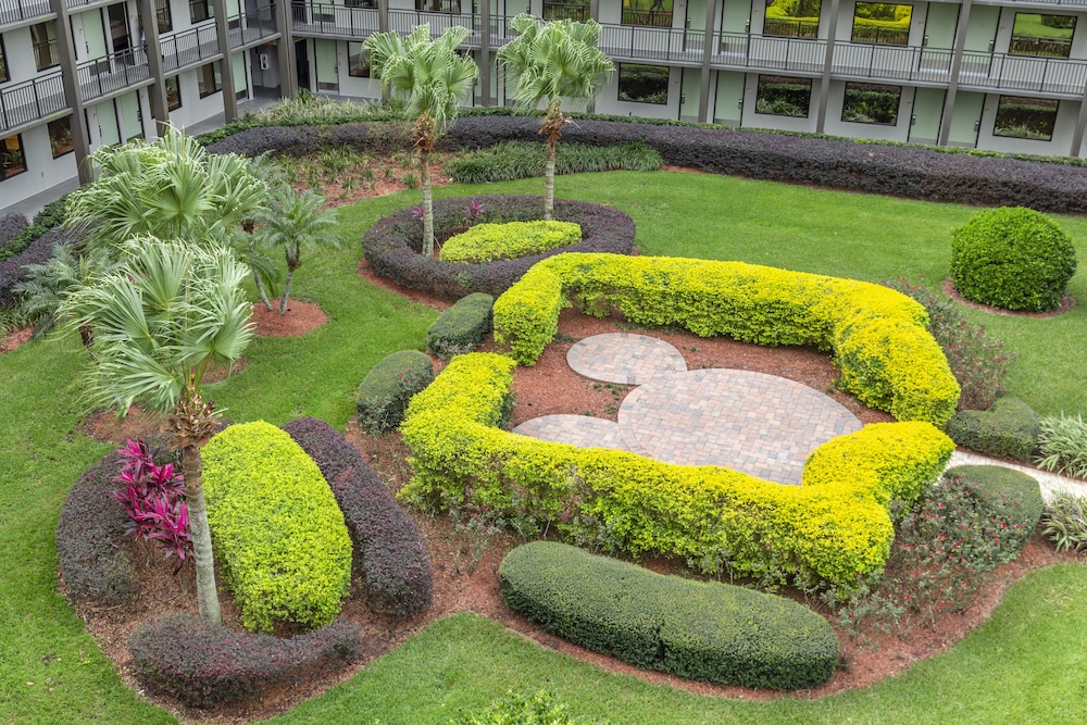 Wyndham Garden Lake Buena Vista – Disney Springs® Area — Hotel building in Lake Buena Vista, Florida