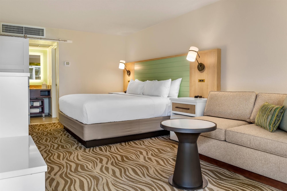 Wyndham Garden Lake Buena Vista – Disney Springs® Area — Hotel rooms in Lake Buena Vista, Florida