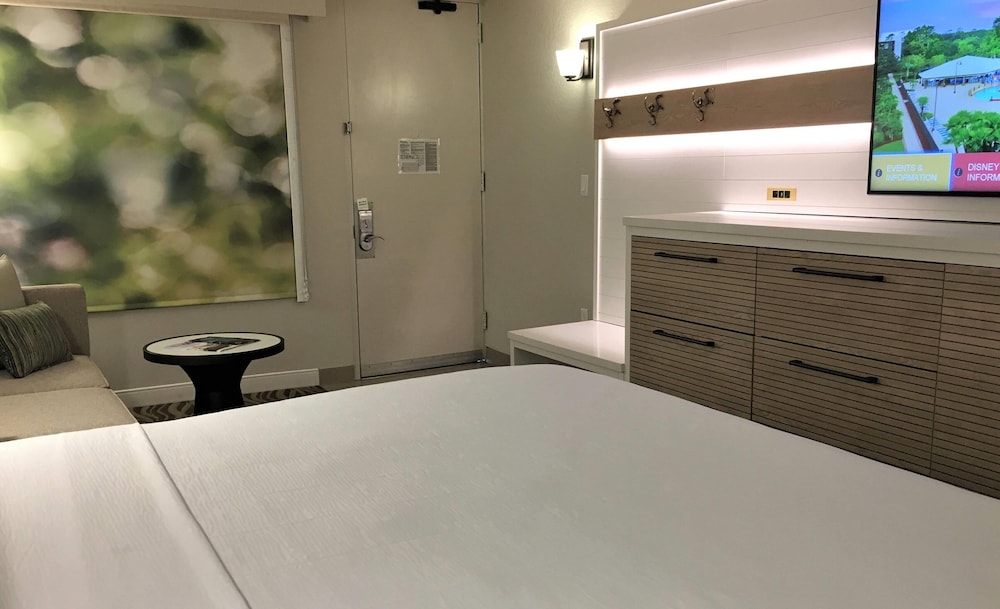 Wyndham Garden Lake Buena Vista – Disney Springs® Area — Hotel rooms in Lake Buena Vista, Florida