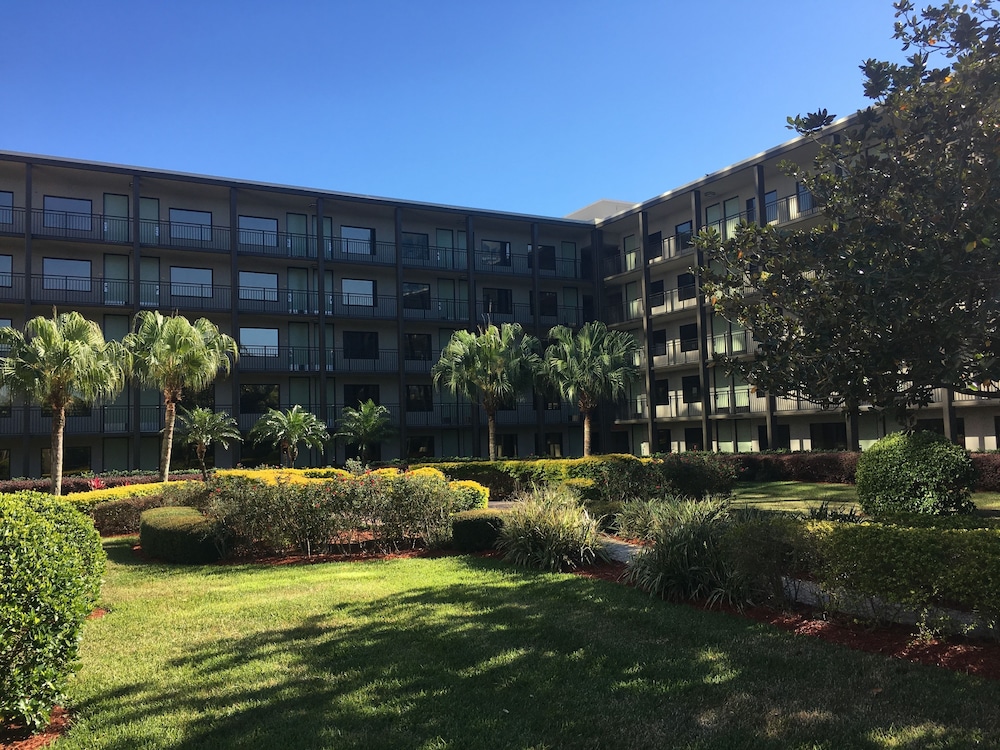 Wyndham Garden Lake Buena Vista – Disney Springs® Area — Hotel building in Lake Buena Vista, Florida