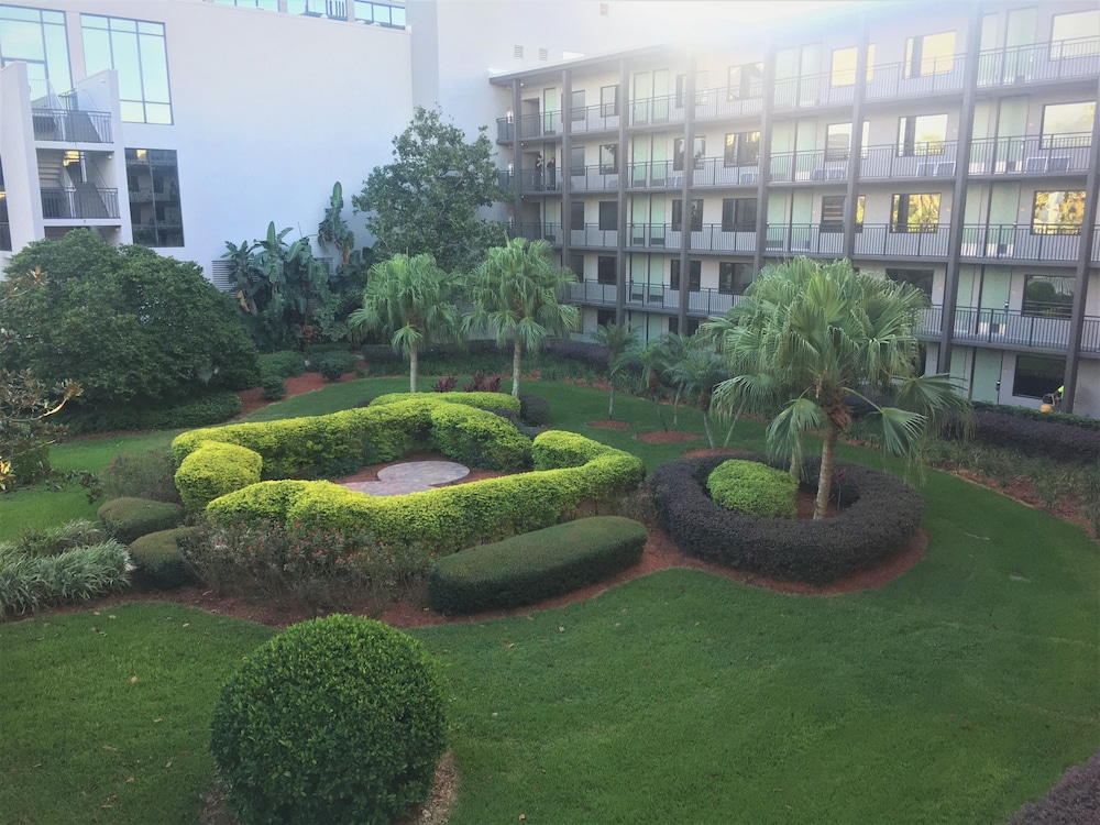 Wyndham Garden Lake Buena Vista – Disney Springs® Area — Hotel building in Lake Buena Vista, Florida