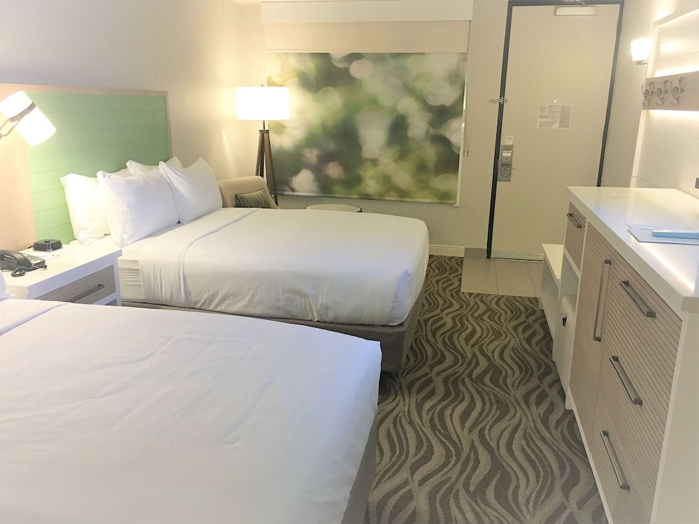 Wyndham Garden Lake Buena Vista – Disney Springs® Area — Hotel rooms in Lake Buena Vista, Florida