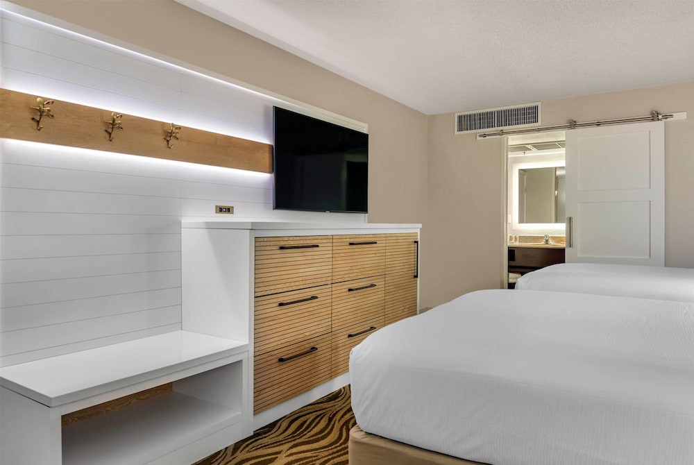 Wyndham Garden Lake Buena Vista – Disney Springs® Area — Hotel rooms in Lake Buena Vista, Florida