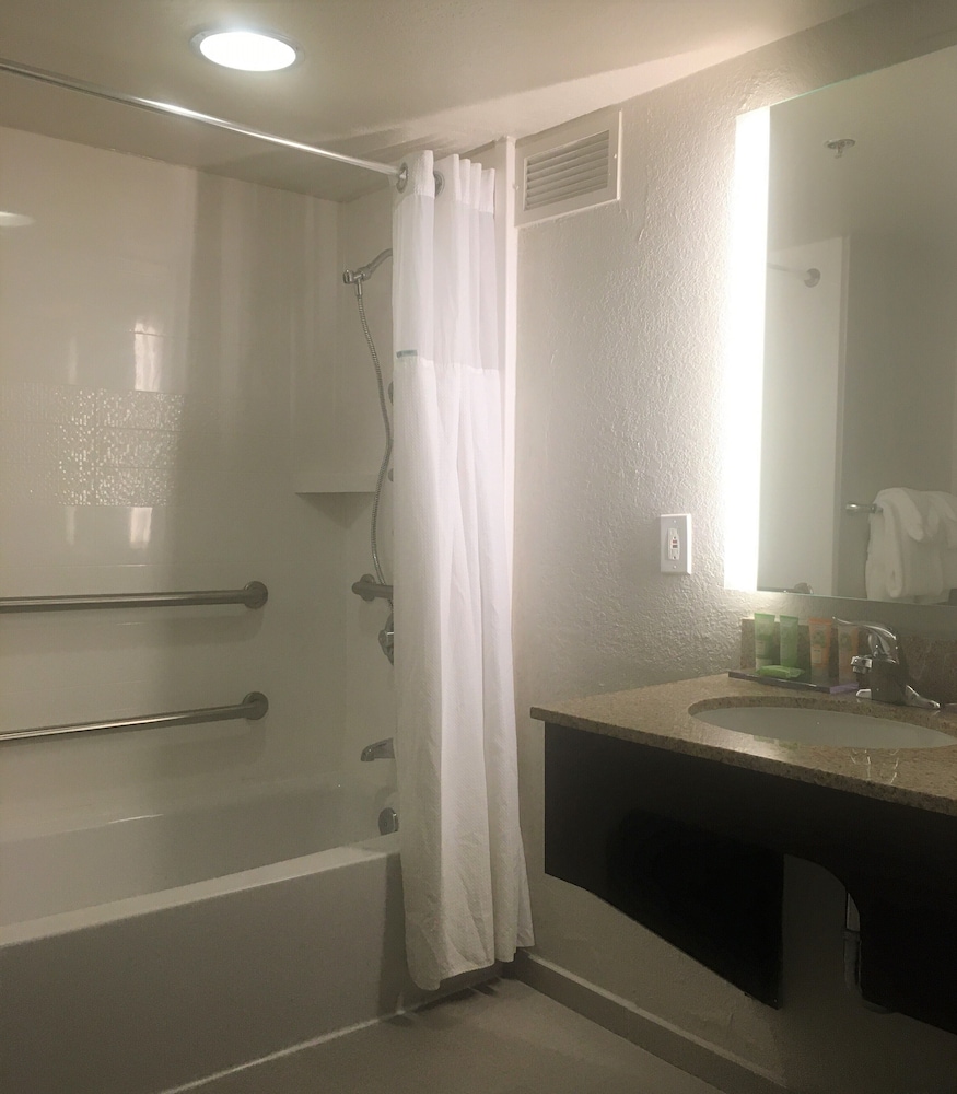 Wyndham Garden Lake Buena Vista – Disney Springs® Area — Hotel rooms in Lake Buena Vista, Florida