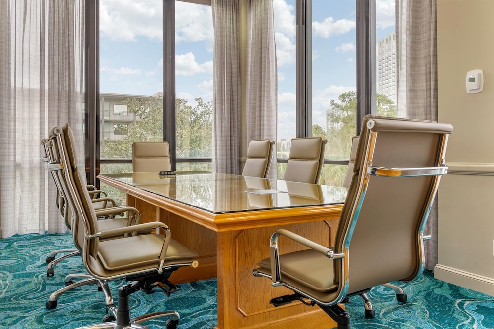 Wyndham Garden Lake Buena Vista – Disney Springs® Area — Restaurant & bars in Lake Buena Vista, Florida
