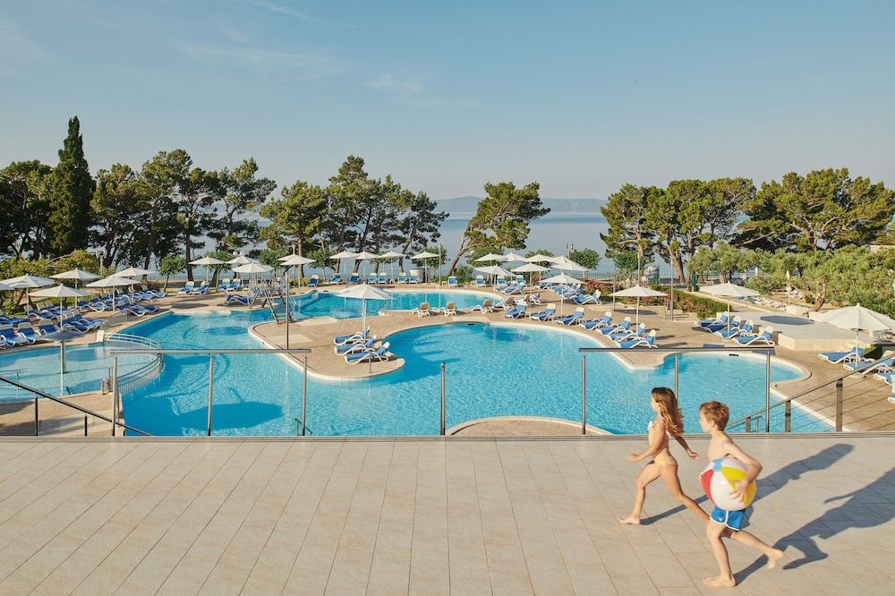 Bluesun Hotel Neptun — Swimming pool in Tucepi, Split-Dalmatia