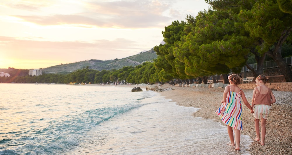 Bluesun Hotel Neptun — Beach in Tucepi, Split-Dalmatia