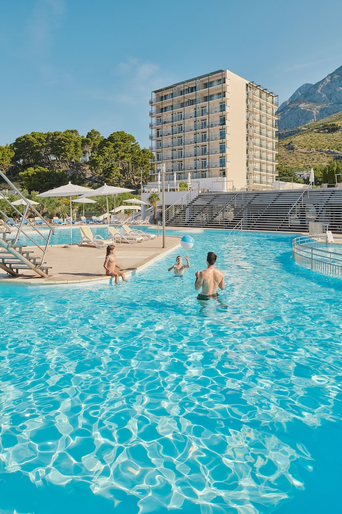 Bluesun Hotel Neptun — Swimming pool in Tucepi, Split-Dalmatia