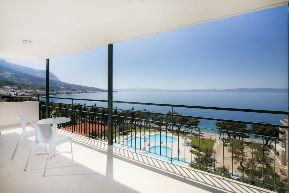 Bluesun Hotel Neptun — Swimming pool in Tucepi, Split-Dalmatia