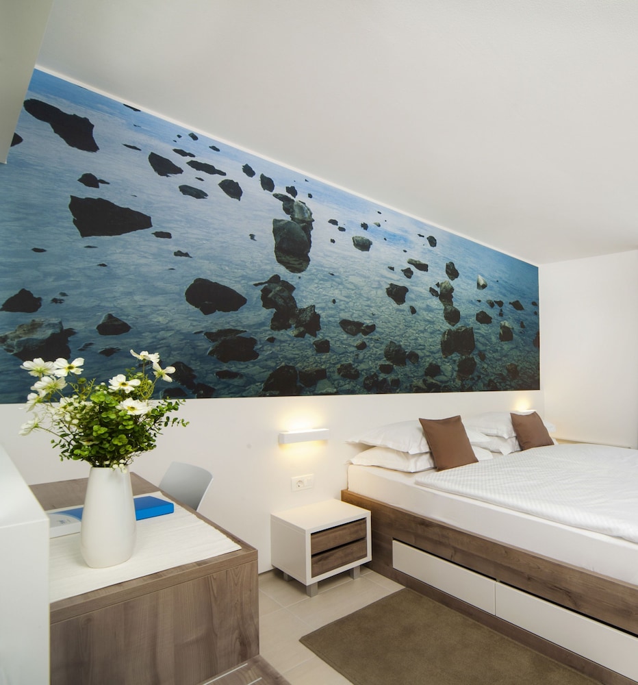 Bluesun Hotel Neptun — Hotel rooms in Tucepi, Split-Dalmatia