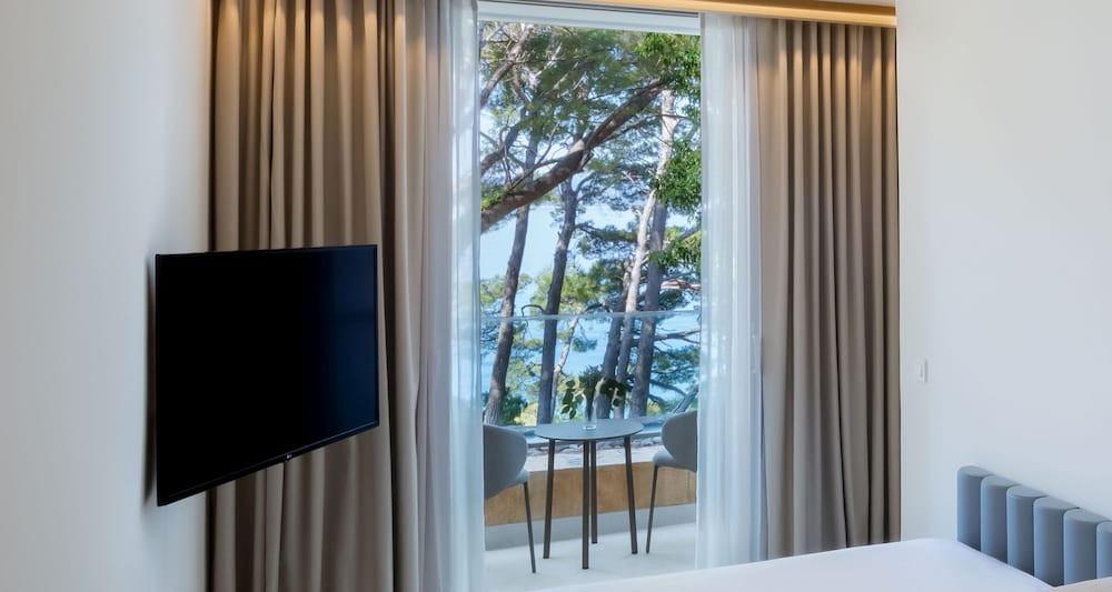 Bluesun Hotel Soline — Hotel rooms in Brela, Split-Dalmatia