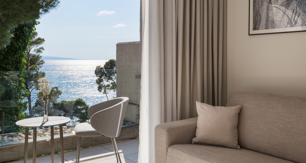 Bluesun Hotel Soline — Hotel rooms in Brela, Split-Dalmatia