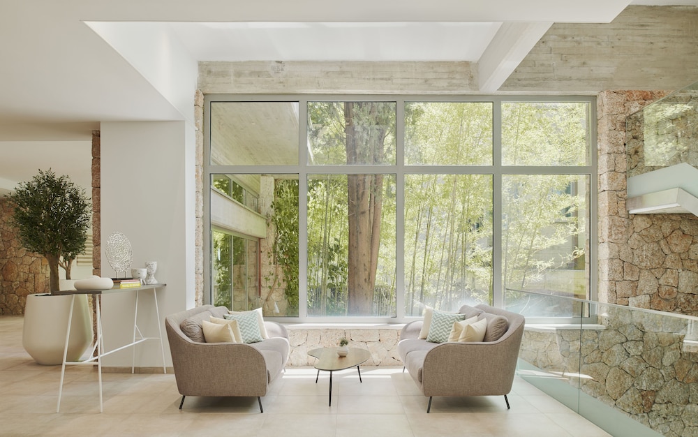 Bluesun Hotel Soline — Hotel building in Brela, Split-Dalmatia