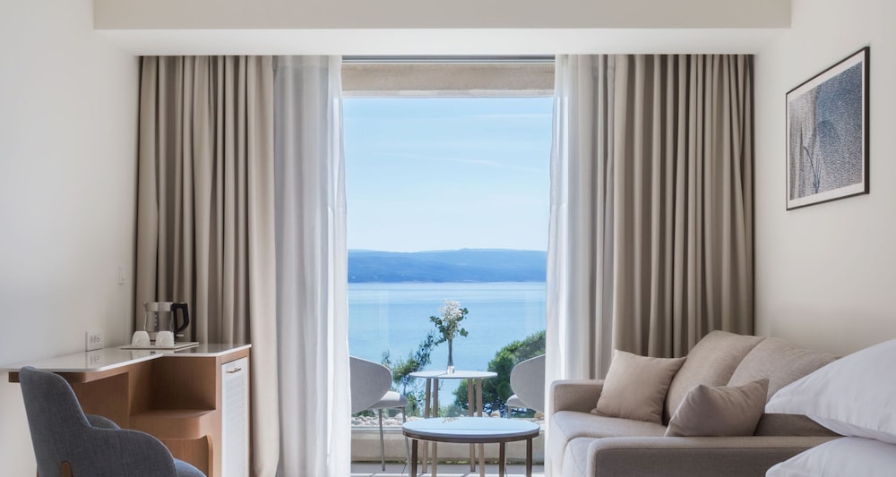 Bluesun Hotel Soline — Hotel rooms in Brela, Split-Dalmatia