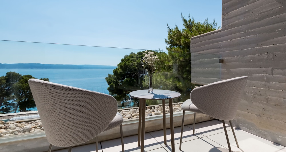 Bluesun Hotel Soline — Hotel rooms in Brela, Split-Dalmatia