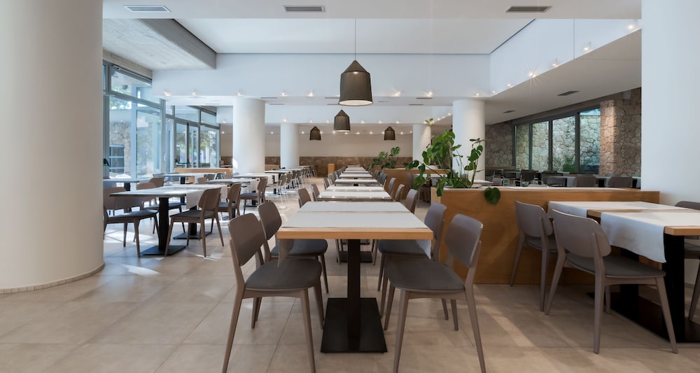 Bluesun Hotel Soline — Restaurant & bars in Brela, Split-Dalmatia