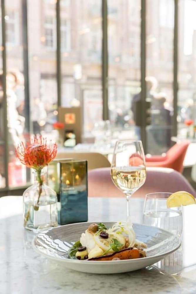 Hotel Amsterdam De Roode Leeuw — Restaurant & bars in Amsterdam, North Netherlands